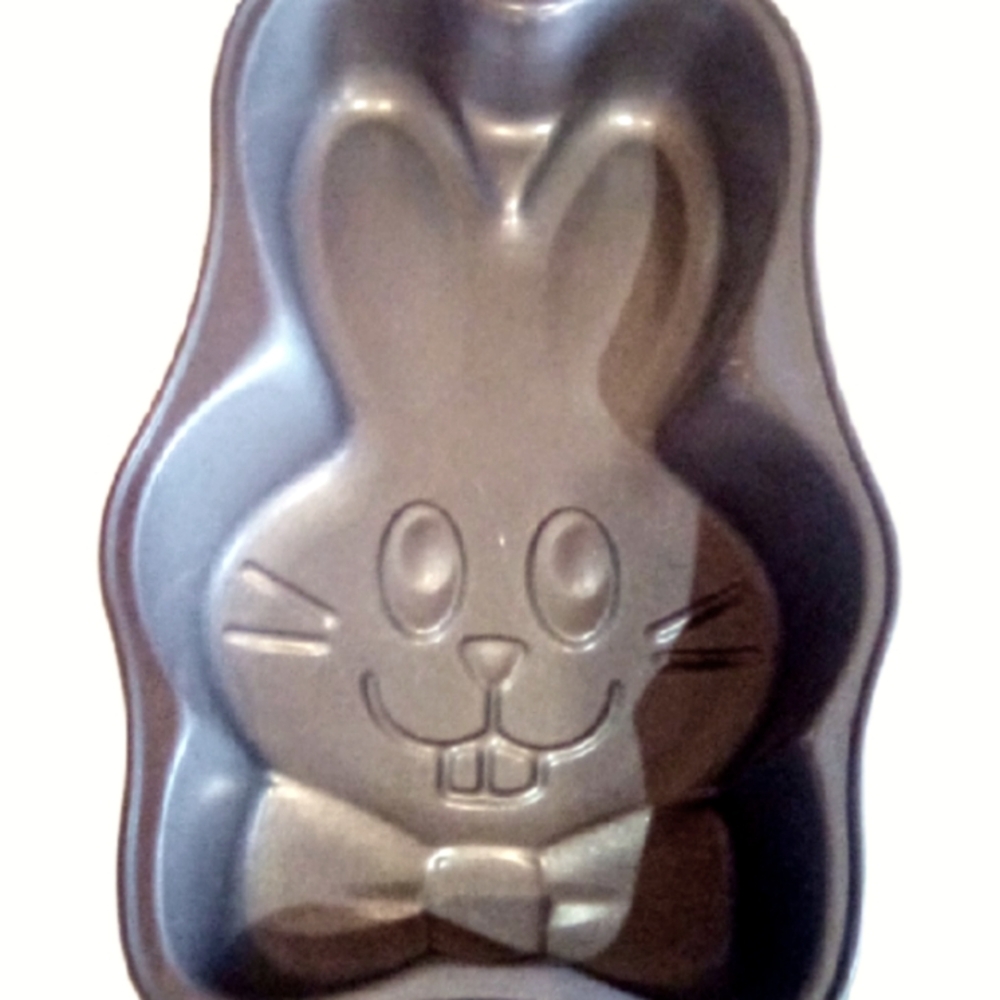 Wilton Bunny Cake Pan Nonstick Gray Easter Spring Mold